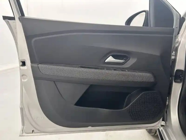 Dacia Sandero eco-g 100 — photo 29