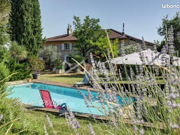 Propriété 10 pièces 333 m²