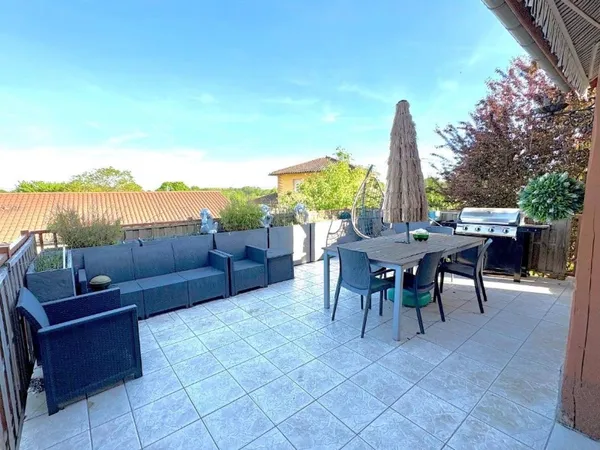 Maison familiale 138 m2 + T2 indépendant - Terrasse 30 m2 - Terrain 1 445 m2 - Calme absolu