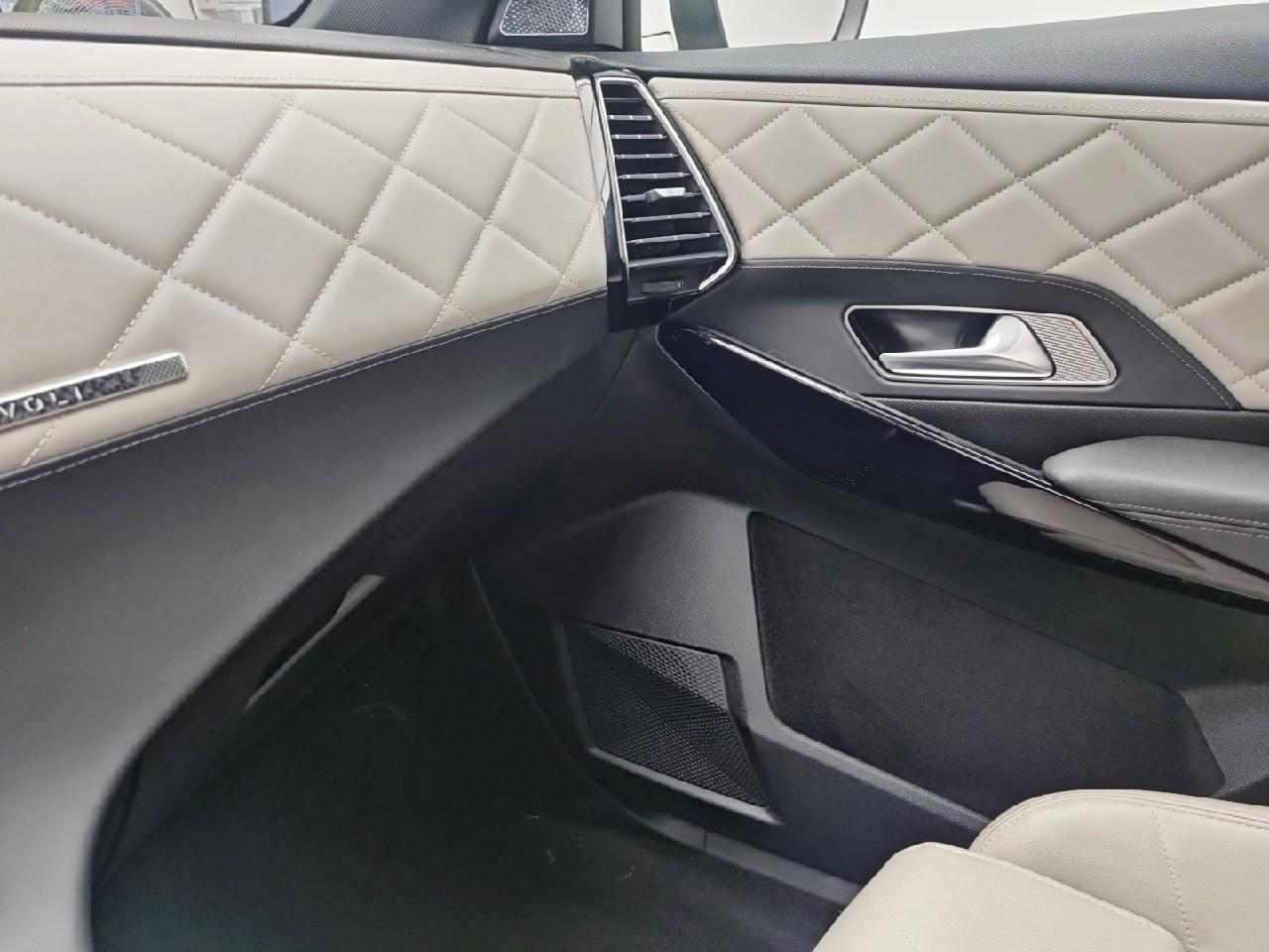 Ds Ds 7 crossback crossback hybride e-tense 300 eat8 4x4 rivoli — photo 32