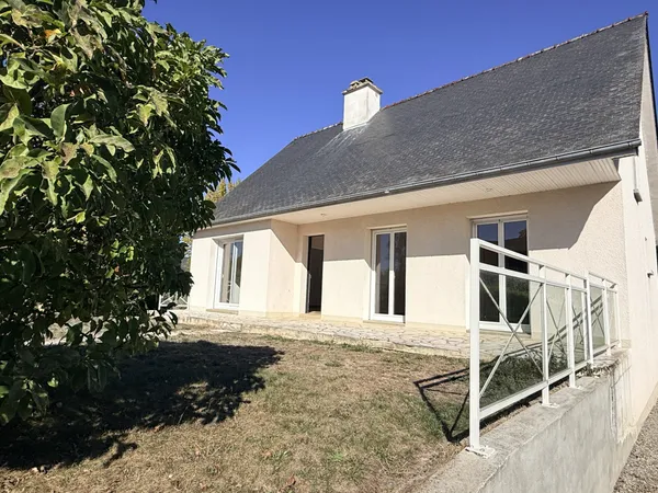 MAISON FAMILIALE EN CENTRE BOURG - BOURGBARRE