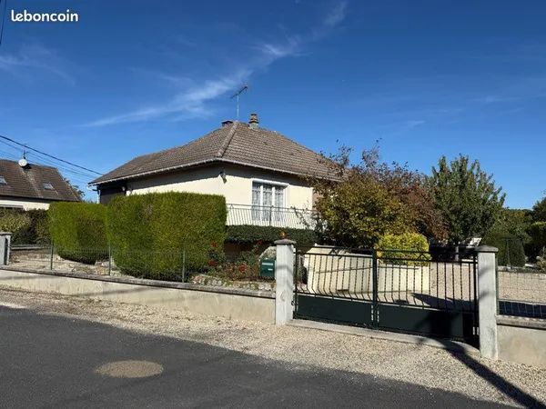 Maison sur sous-sol avec véranda