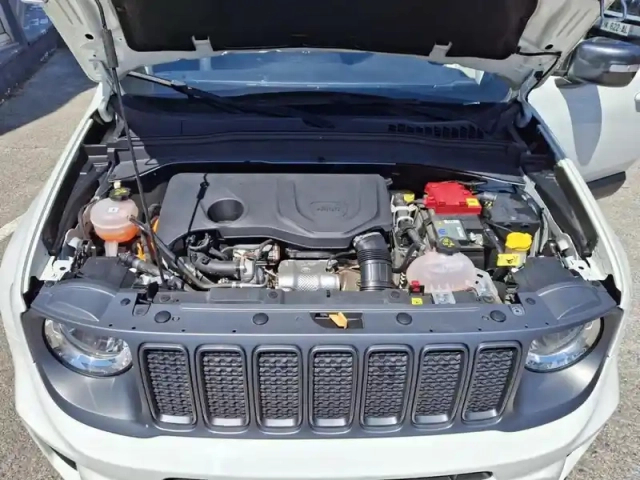 Jeep Renegade 1.3 turbo t4 240 ch phev bva6 4xe eawd north star — photo 7