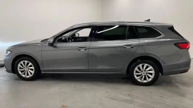 Skoda Superb combi 1.5 tsi mhev 150 ch act dsg7 — photo 2