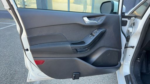 Ford Fiesta 1.0 Ecoboost 100 - Cool & Connect – 2019 – 135461 km – Essence – Boîte Manuelle — photo 25