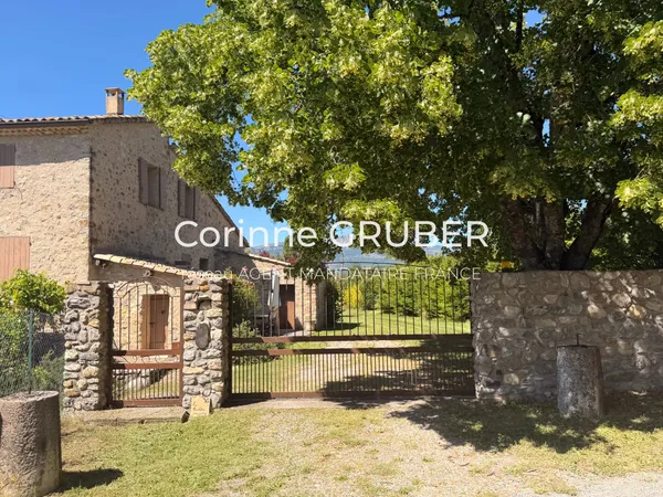 PROPRIÉTÉ DE CHARME EN PIERRES RÉNOVÉE – VUE PANORAMIQUE  PROCHE DE DIGNE-LES-BAINS