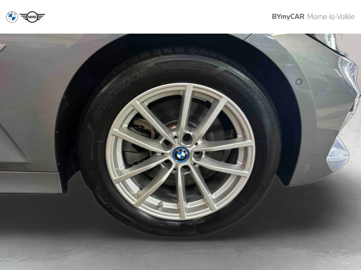 BMW Touring 320e 204 ch BVA8 — photo 21