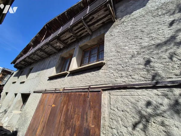 Maison 2 pièces 243 m²