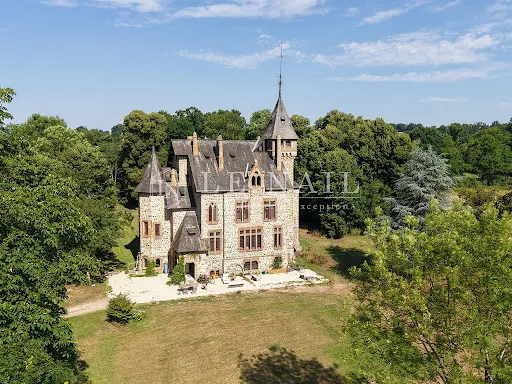 Château 16 pièces 480 m²