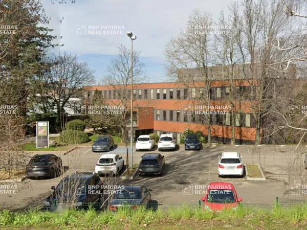 Bureau 351 m²