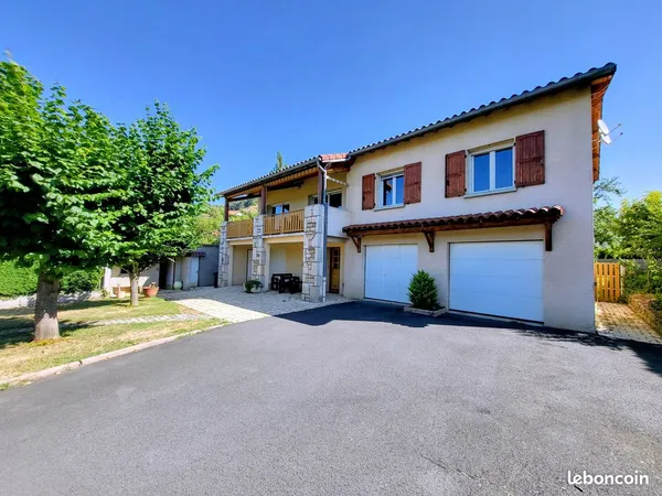 Propriété 5 pièces 155 m²