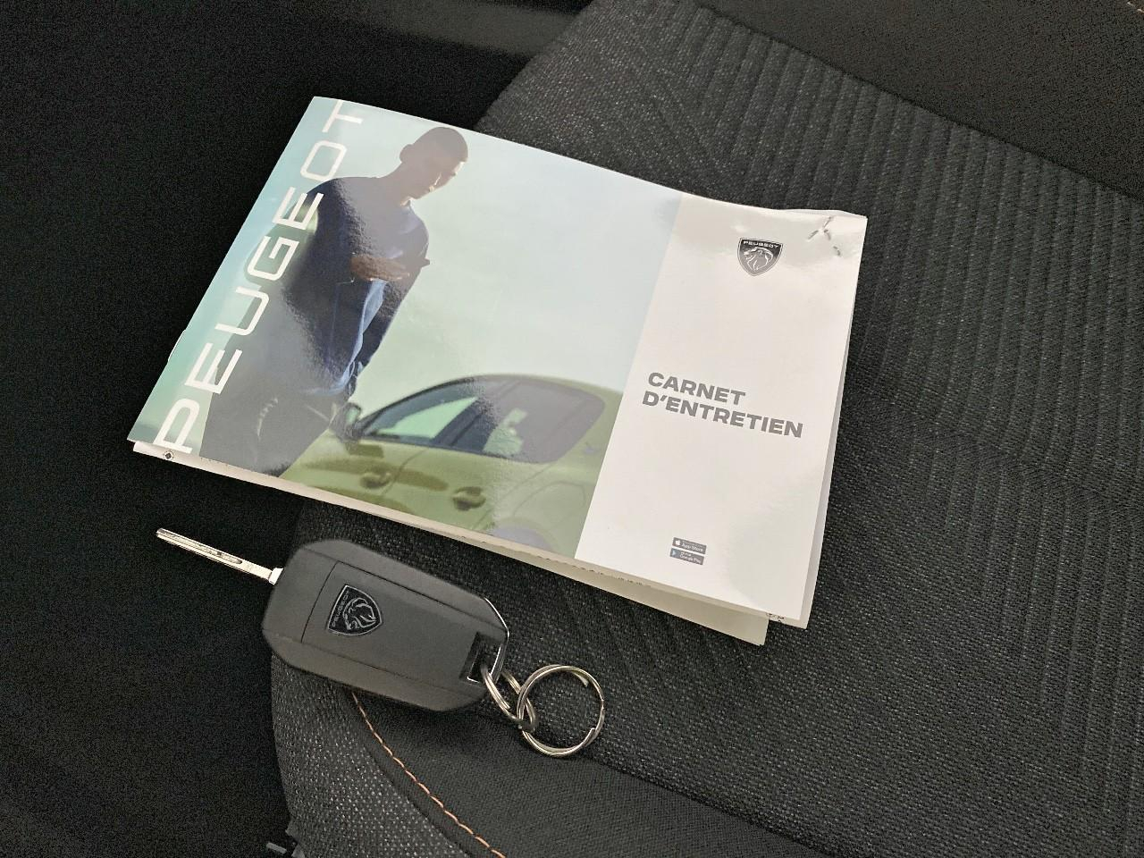 Peugeot 2008 100 s&s bvm6 style — photo 18