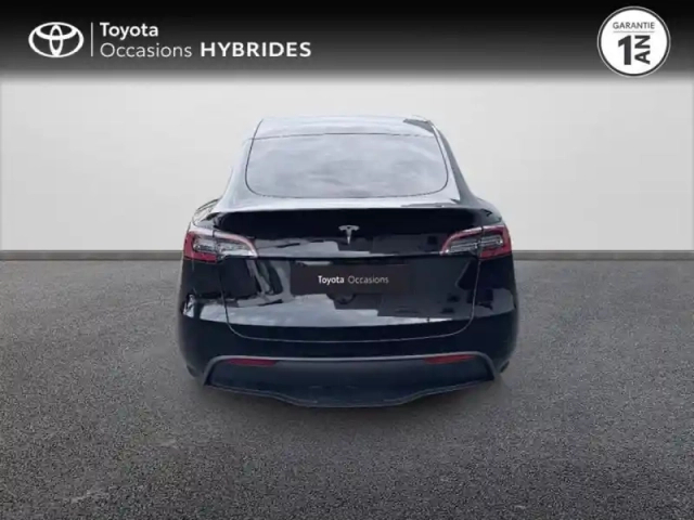 Tesla Model Y standard rwd — photo 4