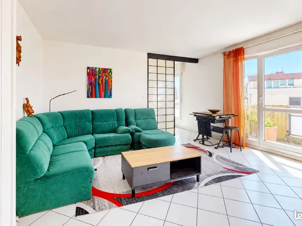 Appartement T5 - env. 100 m² - Belfort centre-ville - 3 chambres + espace bureau - balcon - parking 