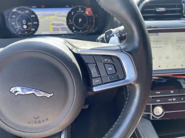 Jaguar F-Pace 2.0d 180ch r-sport awd bva8 — photo 17