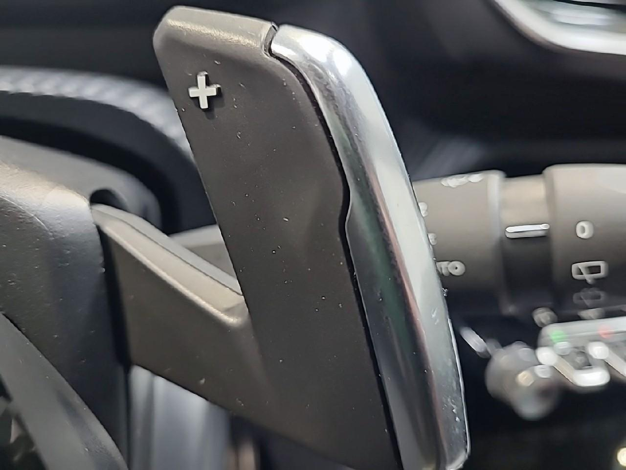 Peugeot 2008 puretech 130 s&s eat8 gt — photo 23