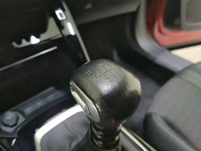 Peugeot 2008 puretech 130 s&amp;s bvm6 — photo 14