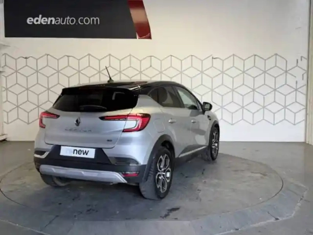 Renault Captur e-tech plug-in 160 — photo 24