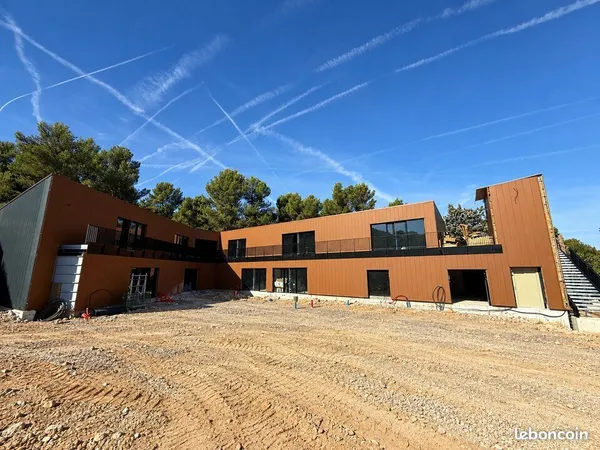 Local commercial 92 m² LES PENNES-MIRABEAU