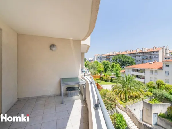 Vends T3 - 75m² - Marseille 13008