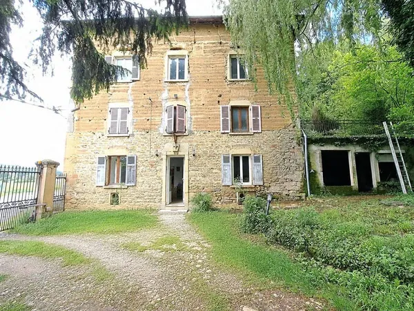 Maison 8 pièces 242 m²