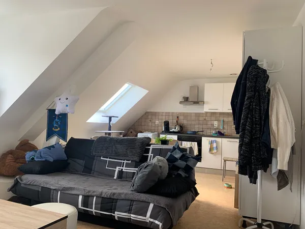 A vendre à Ménéac, entre Saint Meen le grand et Loudéac , à 8 km de Merdrignac immeuble composé de 4