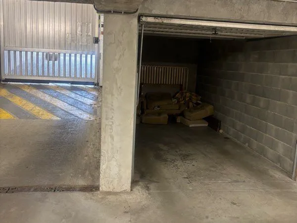 Garage sous sol parking
