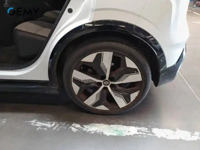 Renault Megane e-tech ev60 220 ch super charge — photo 11