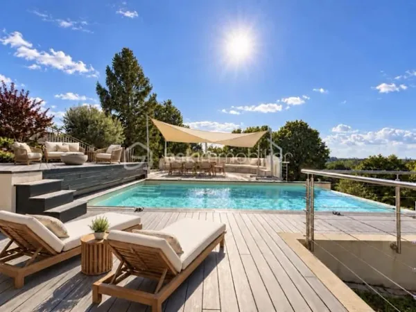 Villa 5 pièces 210 m²