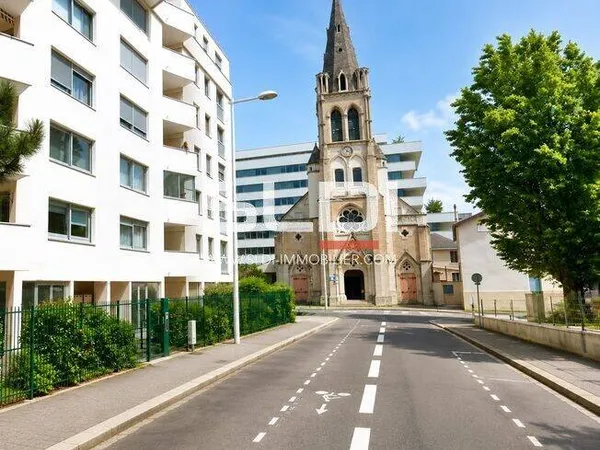 Bureaux 65 m²