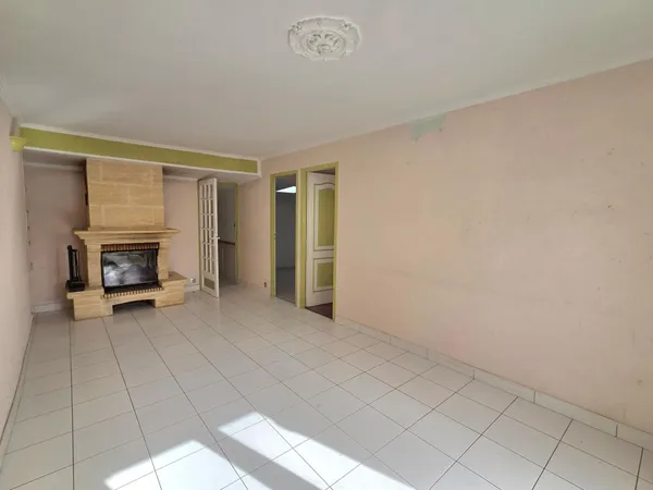 maison,blanquefort, 2 chambre proche gare et bus