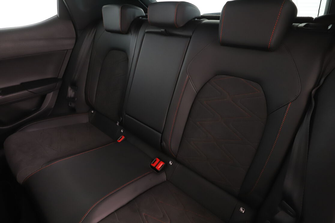 Seat Leon 1.5 eTSI FR DSG7 — photo 13
