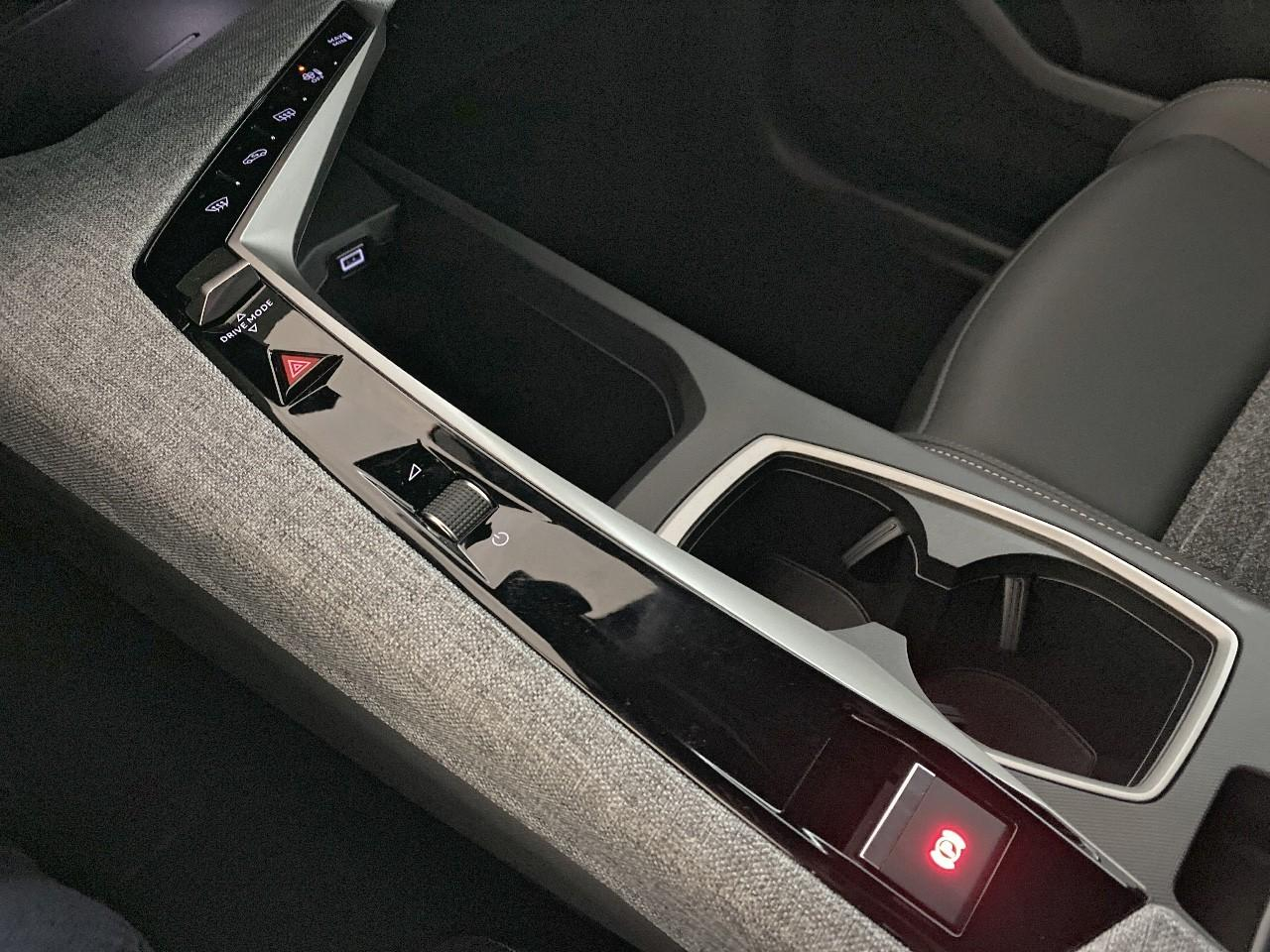 Peugeot 5008 hybrid 145 ch e-dcs6 allure — photo 18