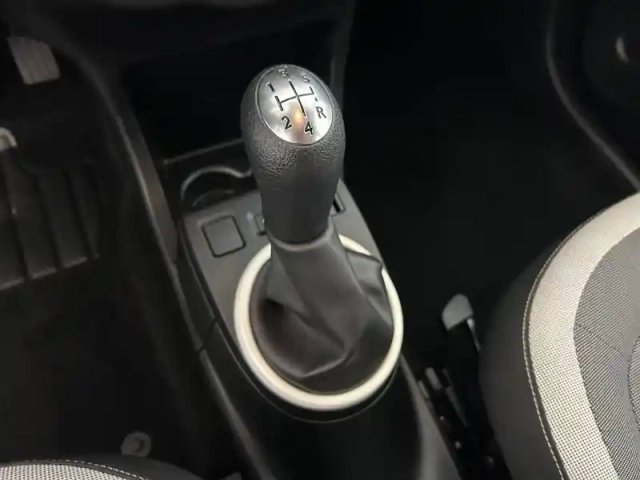 Renault Twingo iii 1.0 sce 70 e6c — photo 22