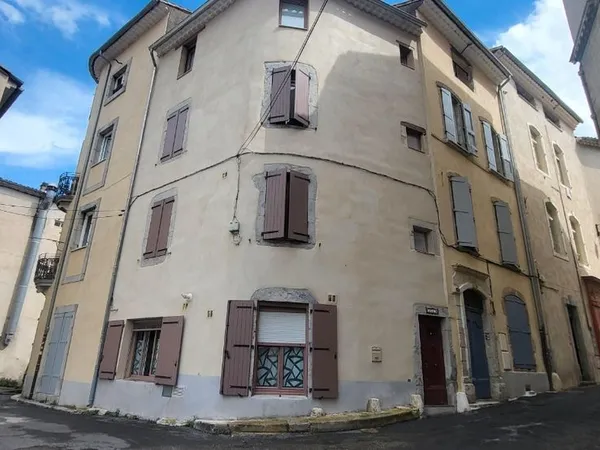 Loue maison de ville