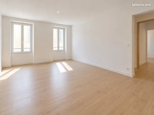 T3 refait à neuf + terrasse + garage