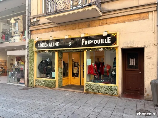 Local commercial 151 m²