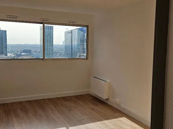 Studio de 22 m2 à louer (bail vide) à Courbevoie - La Défense