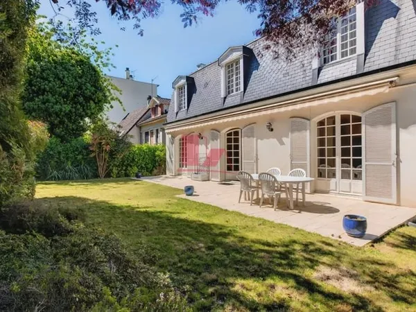 VANVES PARC PIC - MAISON 7 PIECES DE 300 M² - JARDIN - GARAGE