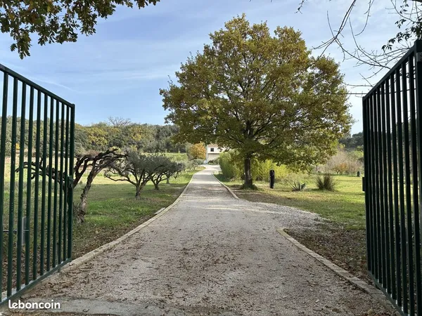 Propriété 5 pièces 130 m²