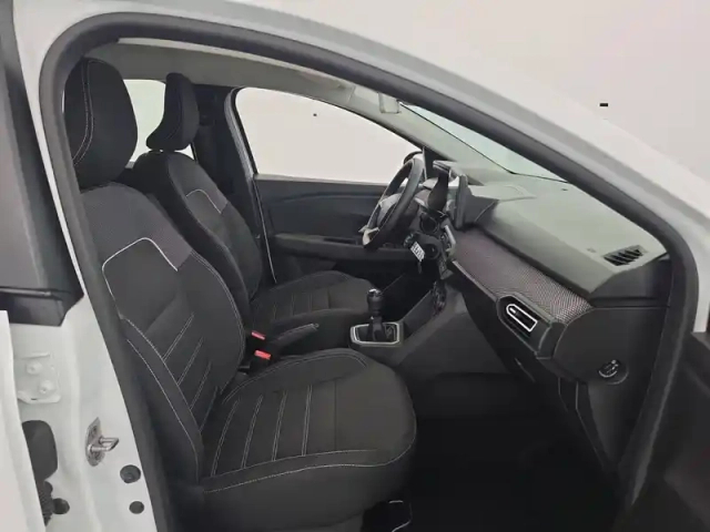 Dacia Sandero sce 65 — photo 33