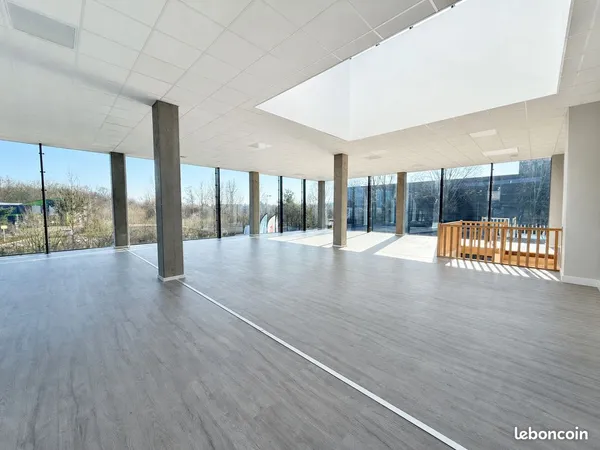 Bureaux POLE JULES VERNE 230m²