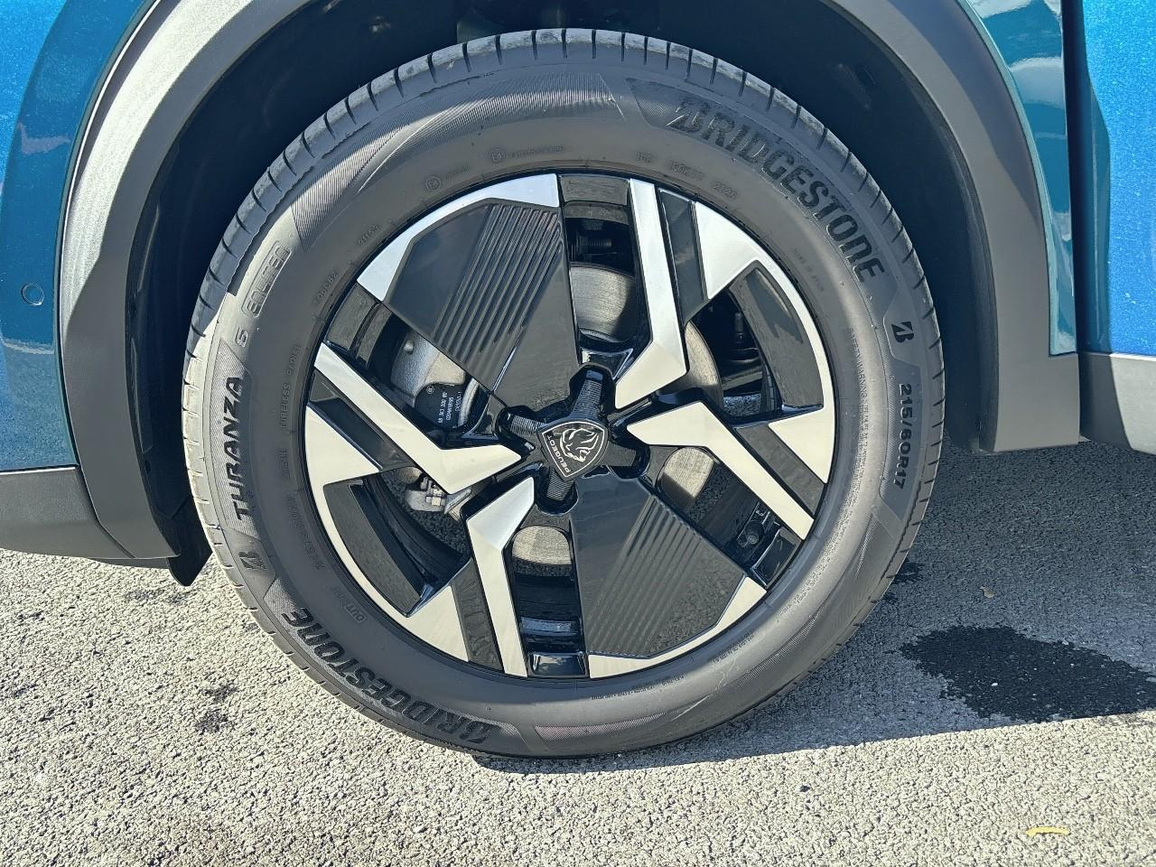 Peugeot 2008 1.2 hybrid 145ch allure e-dcs6 — photo 11