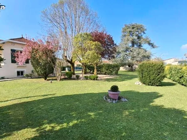Maison de caractère 126 m² - St-Cybard - Vue Remparts & Terrain 1 770 m²