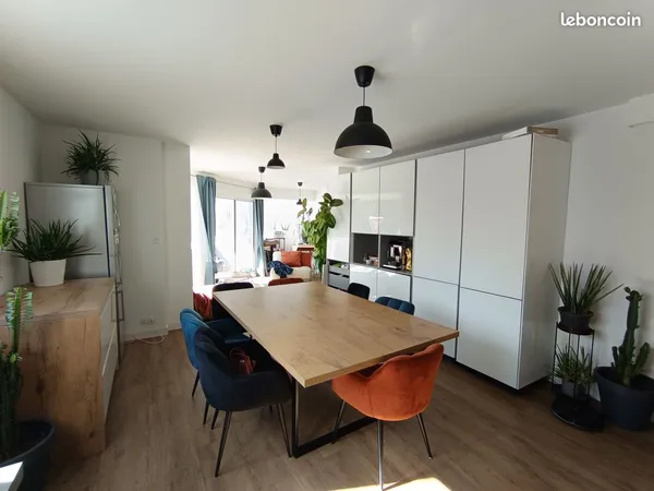 Appartement 6 pièces 105 m² Garage et parking