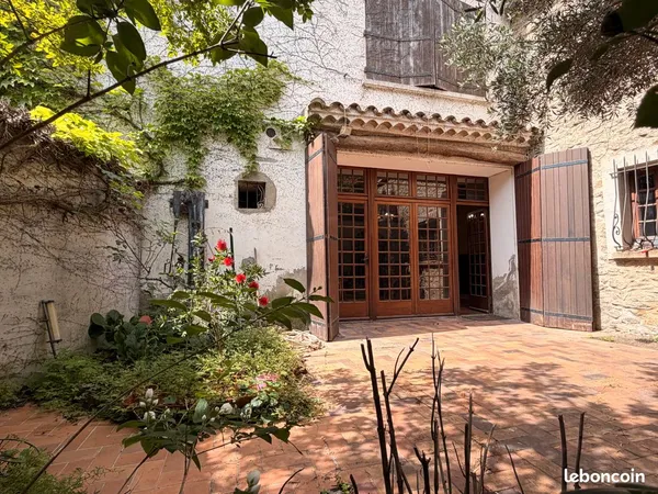 Ensemble : Maison de maître et Appartement T3