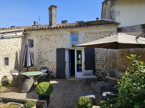Pour les amoureux de l'authentique avec projet familial ou professionnel tel que Gîte ou maison d'hô