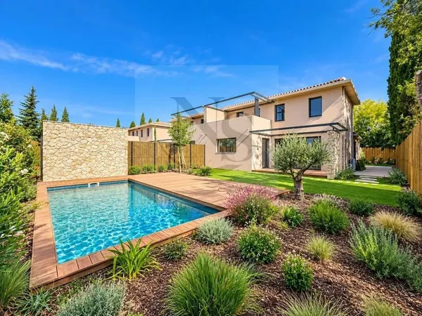 Villa 7 pièces 172 m²