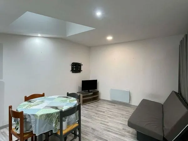 Studio 35m2 Semi-Meublé