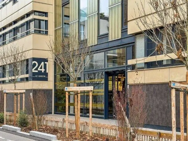 Bureau 1905 m²